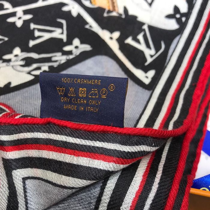 Louis Vuitton Scarf LV00124